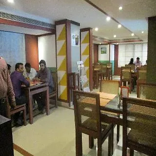 מלון Kochi Treebo Trend Time Square Marine Drive